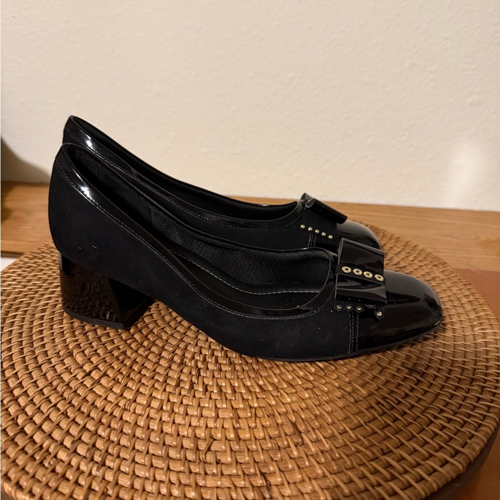 Spring Step Black Bow Block-Heel Pumps - Picture 2 of 10